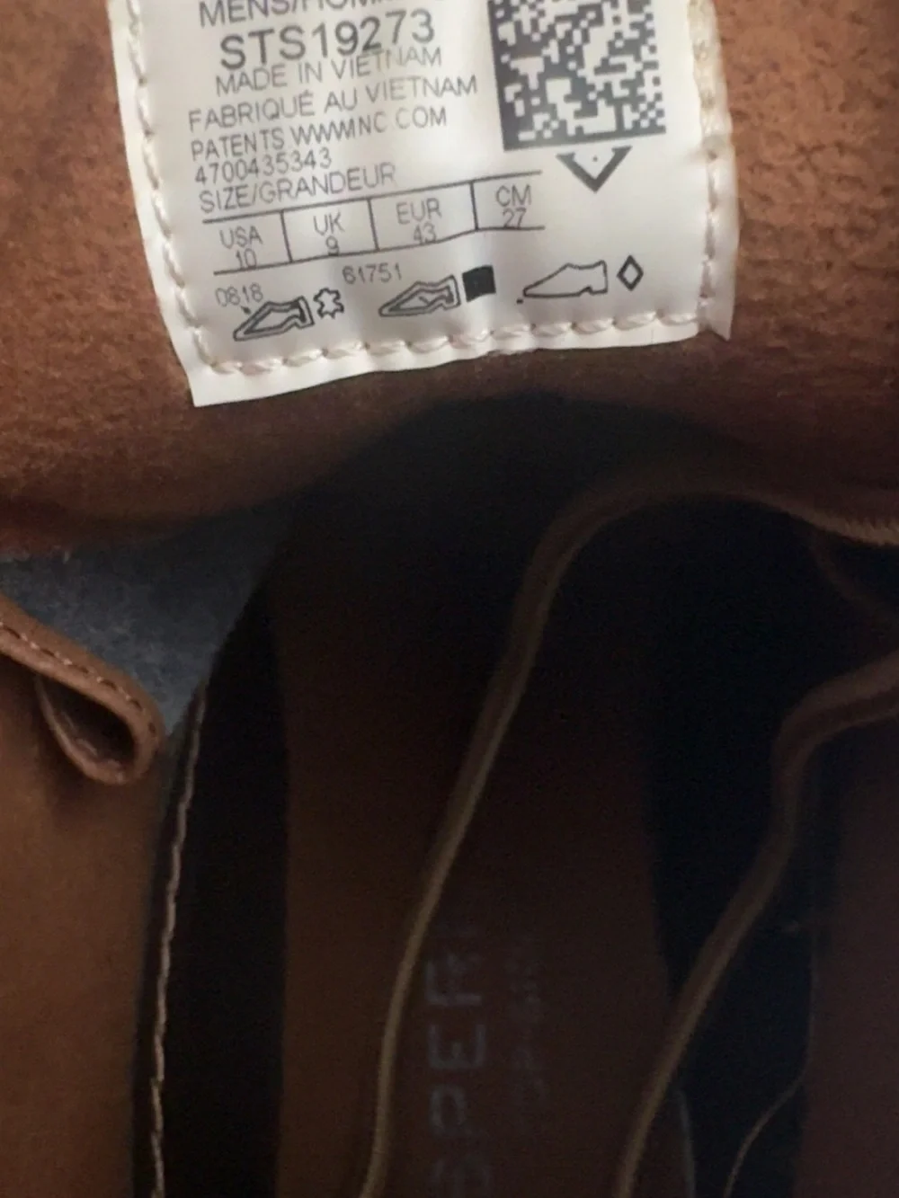 Sperry Tan and Gum Rubber Lug Sole Boots waterproof lightweight (minimal wear)
